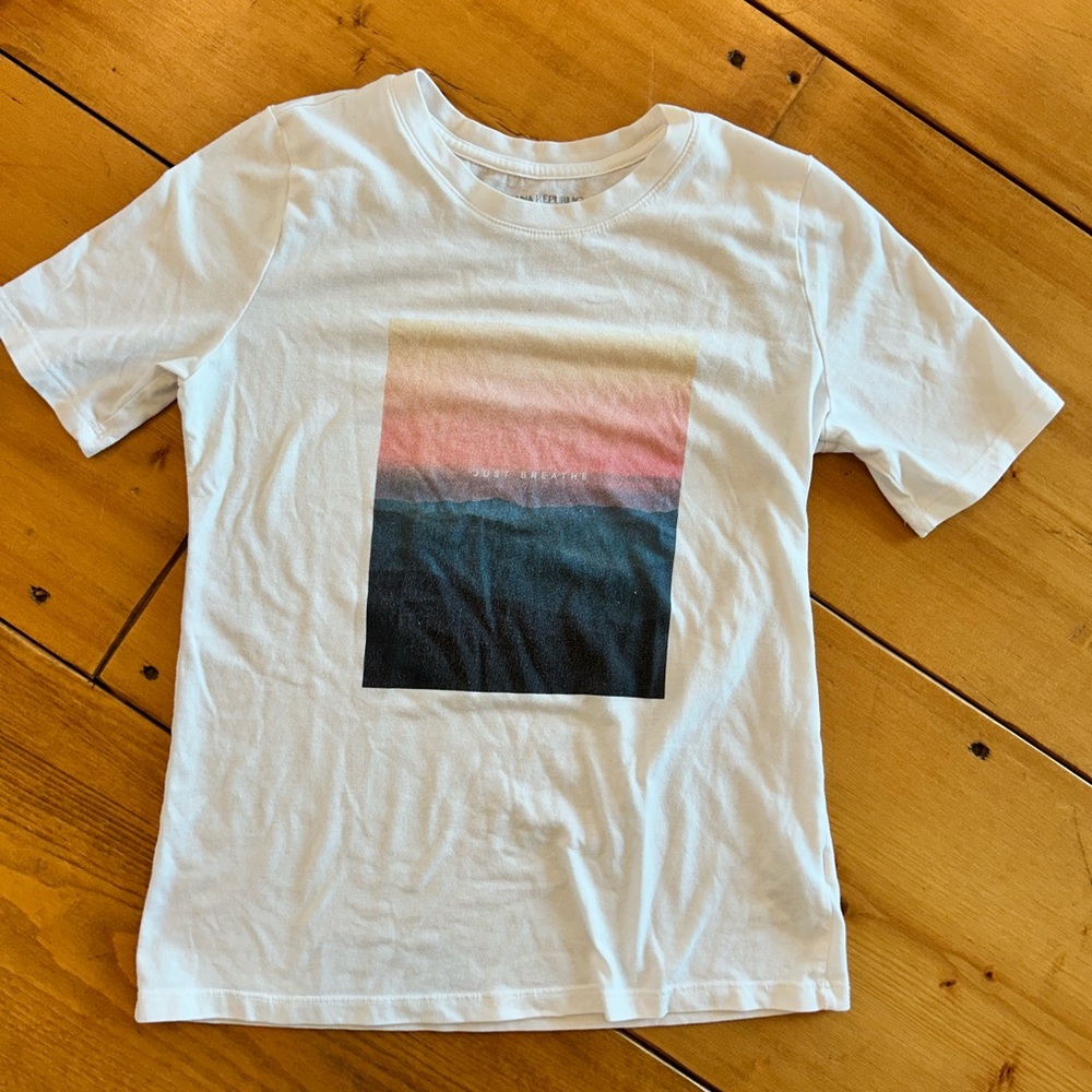 Banana Republic Graphic Tee